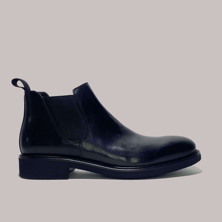 Italian handcrafted mens boots for B2B sales in brown leather
