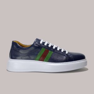 "Luxurious Italian leather sneakers for retail - artisan-made"