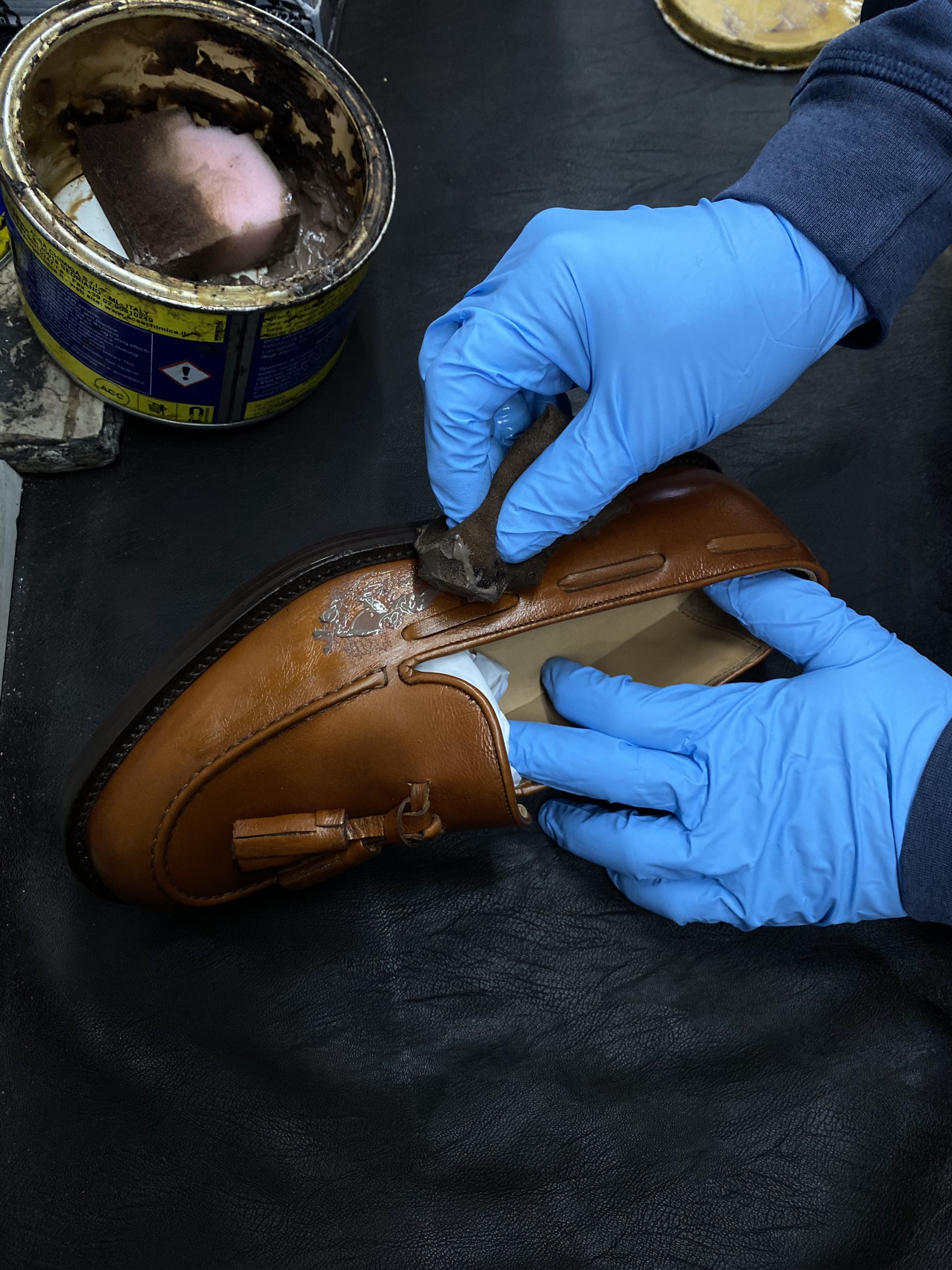We offer private label services for high quality footwear, develop your brand with our tailor-made B2B support.