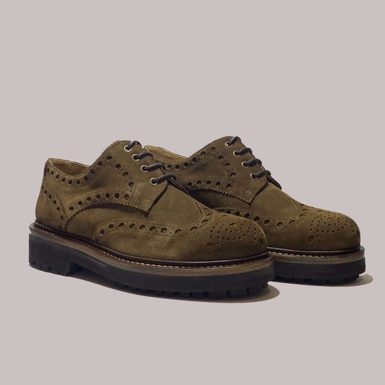 Customizable Italian suede dress shoes in brown for retailers