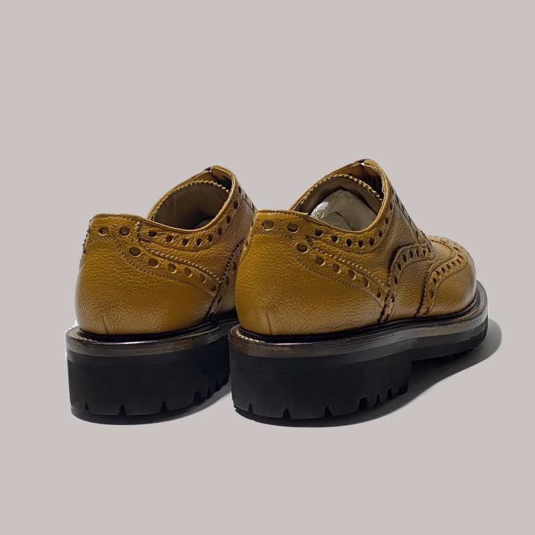 White label customizable Italian shoes in mustard color