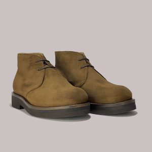 Brown Italian suede men's boots for B2B wholesale