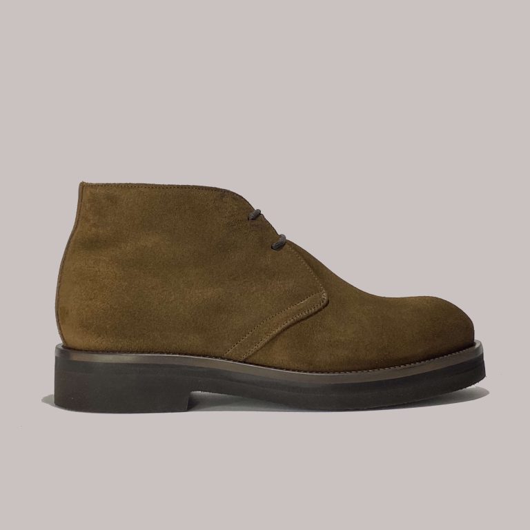 Wholesale Italian men's boots in brown suede for retailers