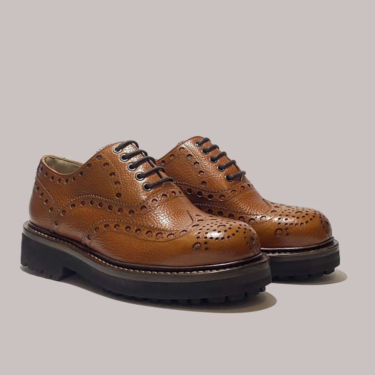 High-quality leather dress shoes made in Italy B2B