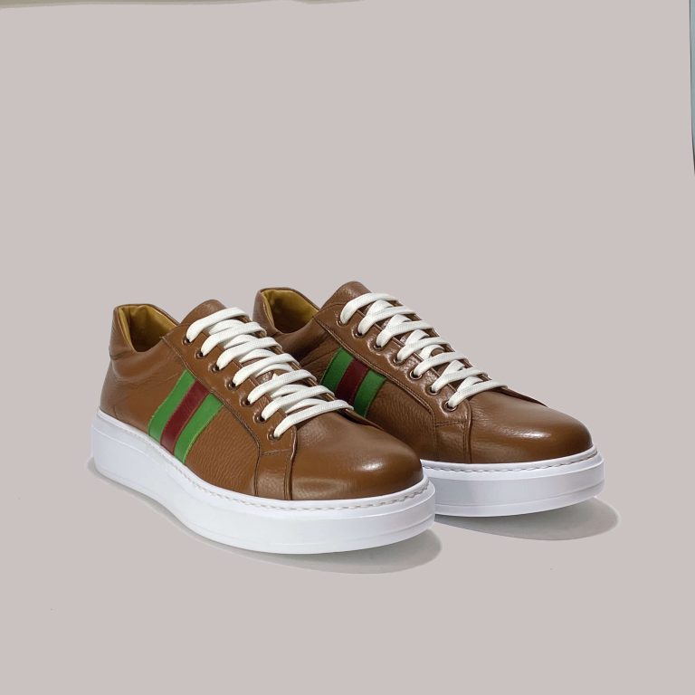 "Premium brown deer leather sneakers made in Italy for B2B market."