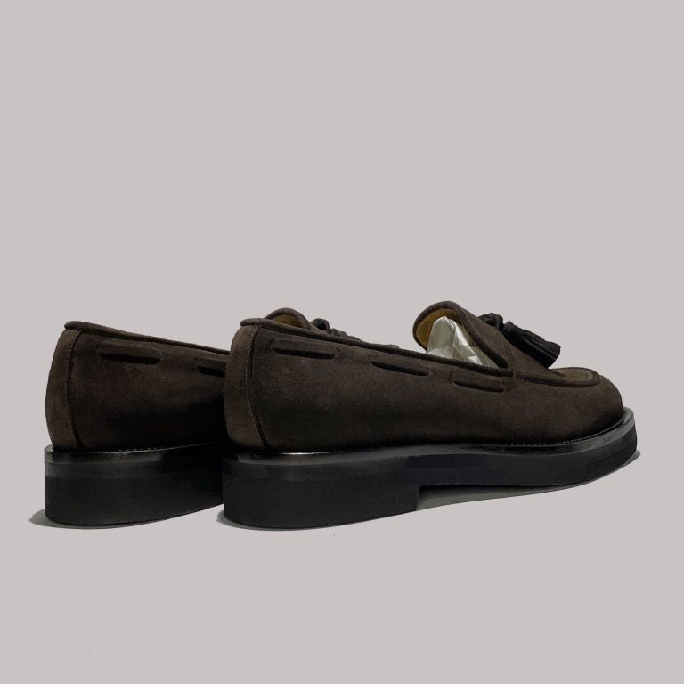 Wholesale Italian suede loafers with White Label options