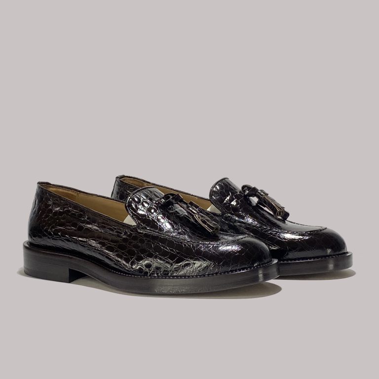 Customizable Italian loafers with crocodile leather for B2B markets