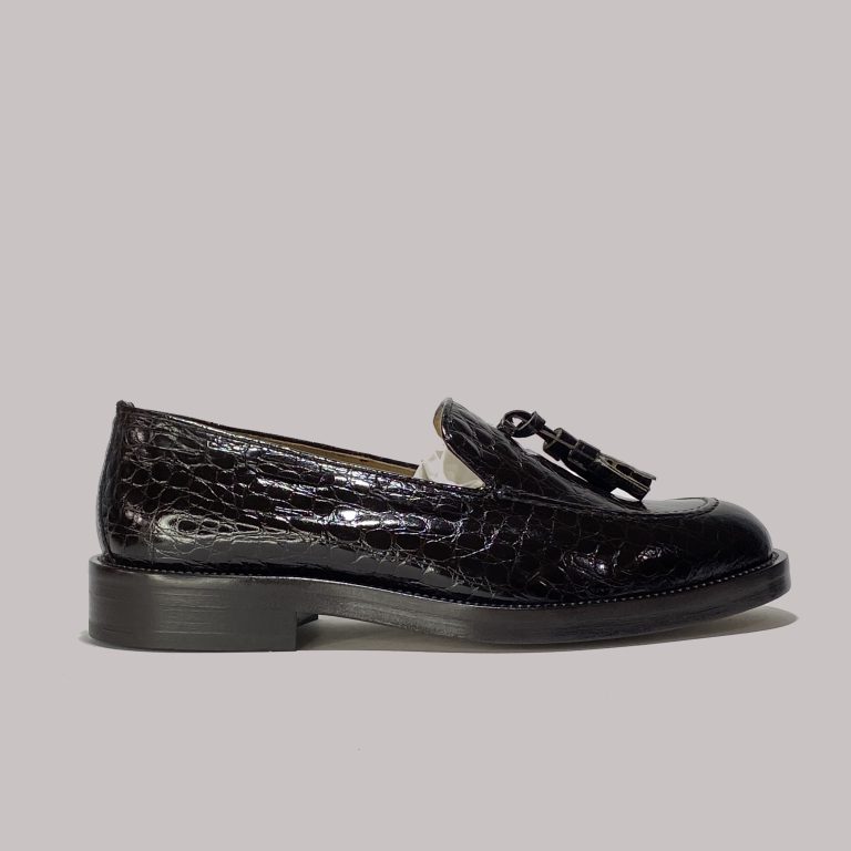 Italian loafers in dark brown crocodile leather for B2B wholesale, crafted in Italy