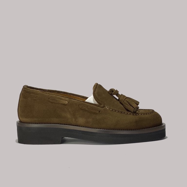 Italian suede loafers supplier with White Label options.