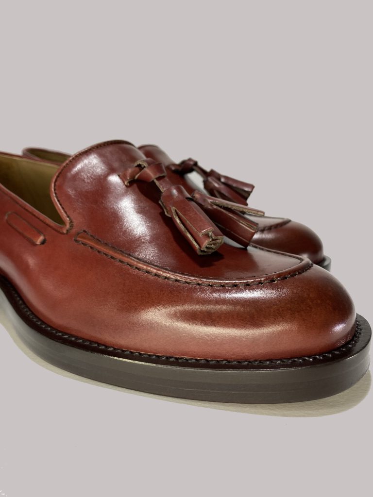 Italian handcrafted leather shoes for B2B customers