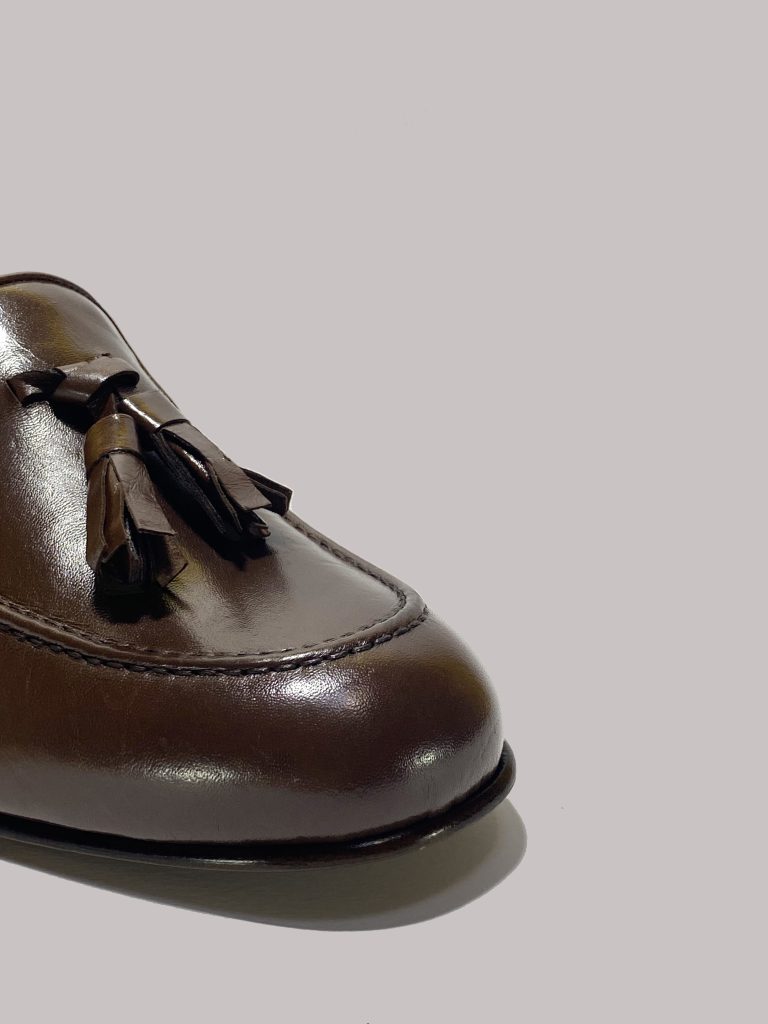 Premium dark brown tassel loafers in kangaroo leather, B2B wholesale.