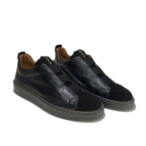 Black sneaker front