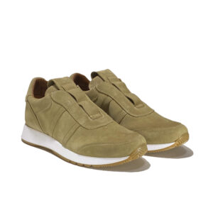 sneakers running in sand suede front